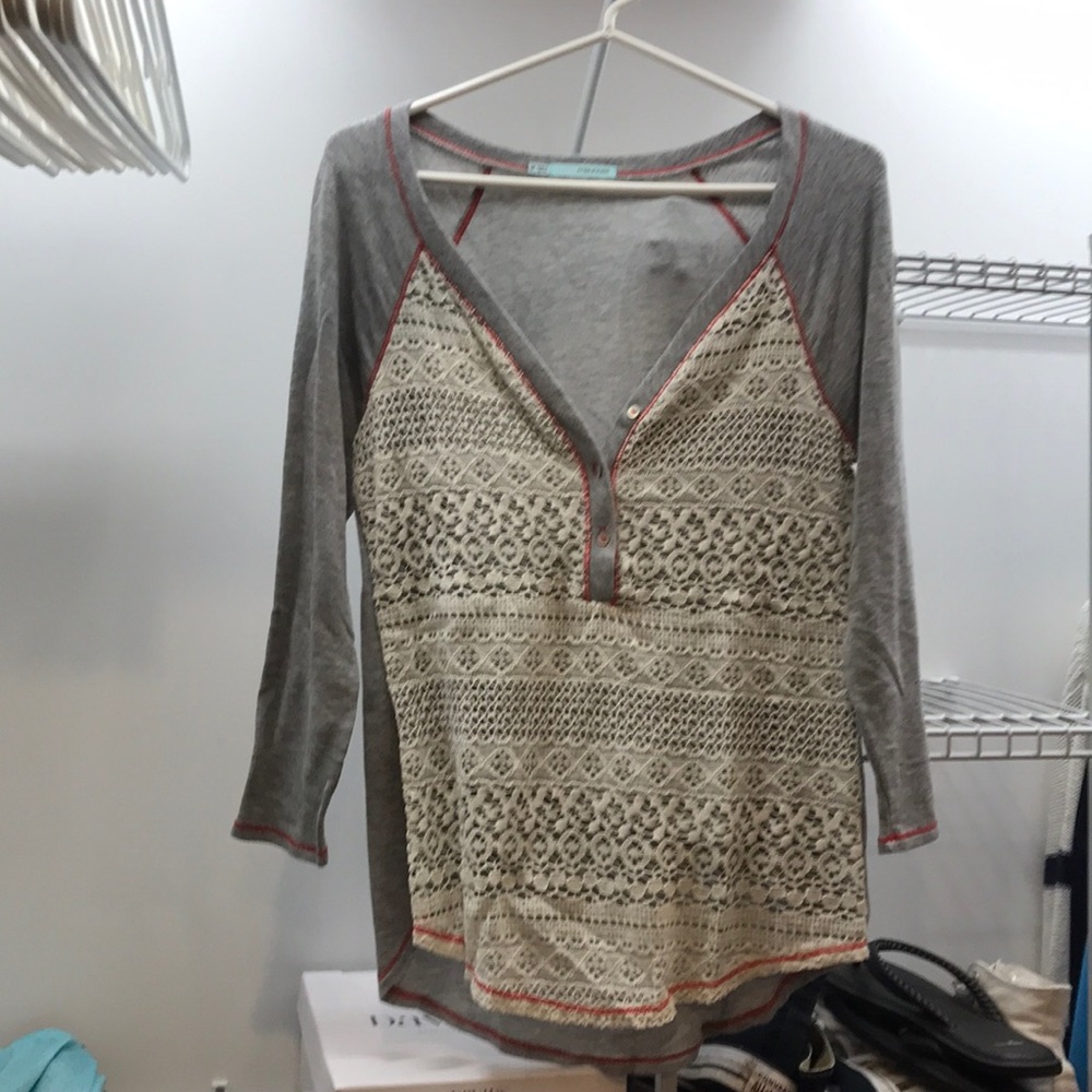 3/4 sleeve shirt